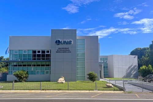 La Universidad Internacional Iberoamericana (UNIB) fortalece su presencia académica en Puerto Rico con su participación en un acto oficial en La Fortaleza